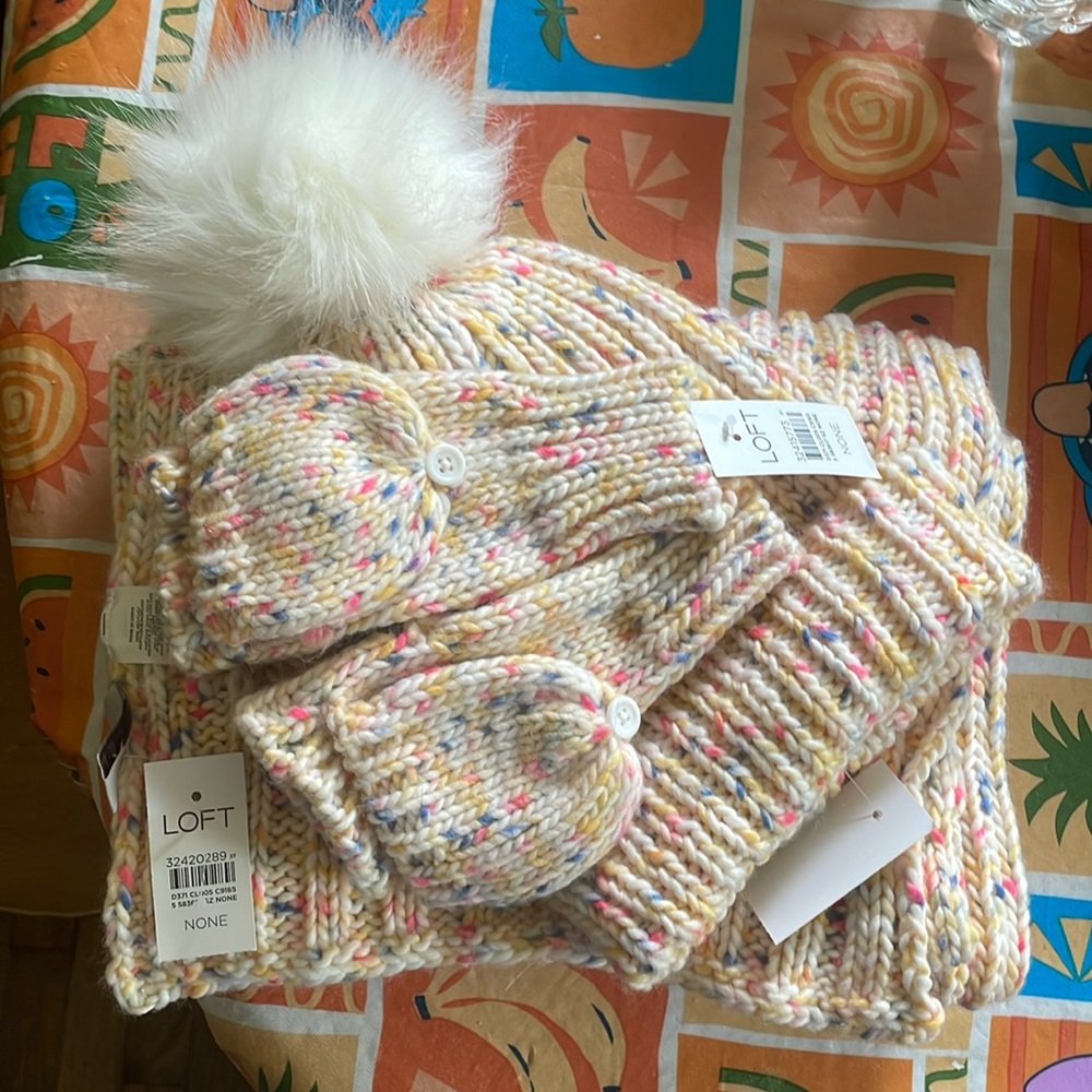 LOFT Scarf‎ and gloves and hat set new with tags winter warmth